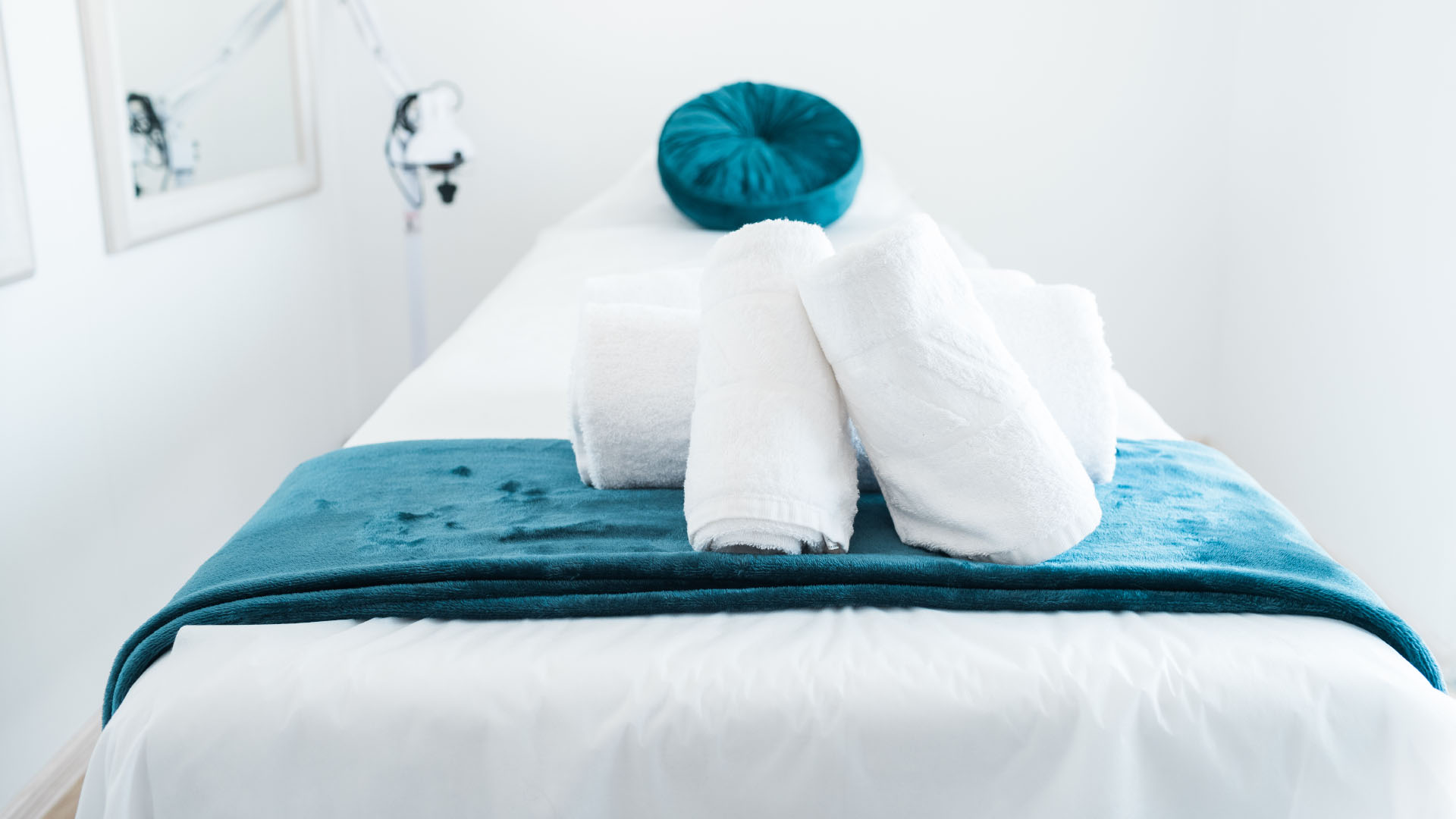 _0003_BellaLivey_022-treatment room